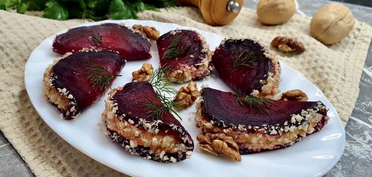 Budget and simple beet appetizer with cheese and honey