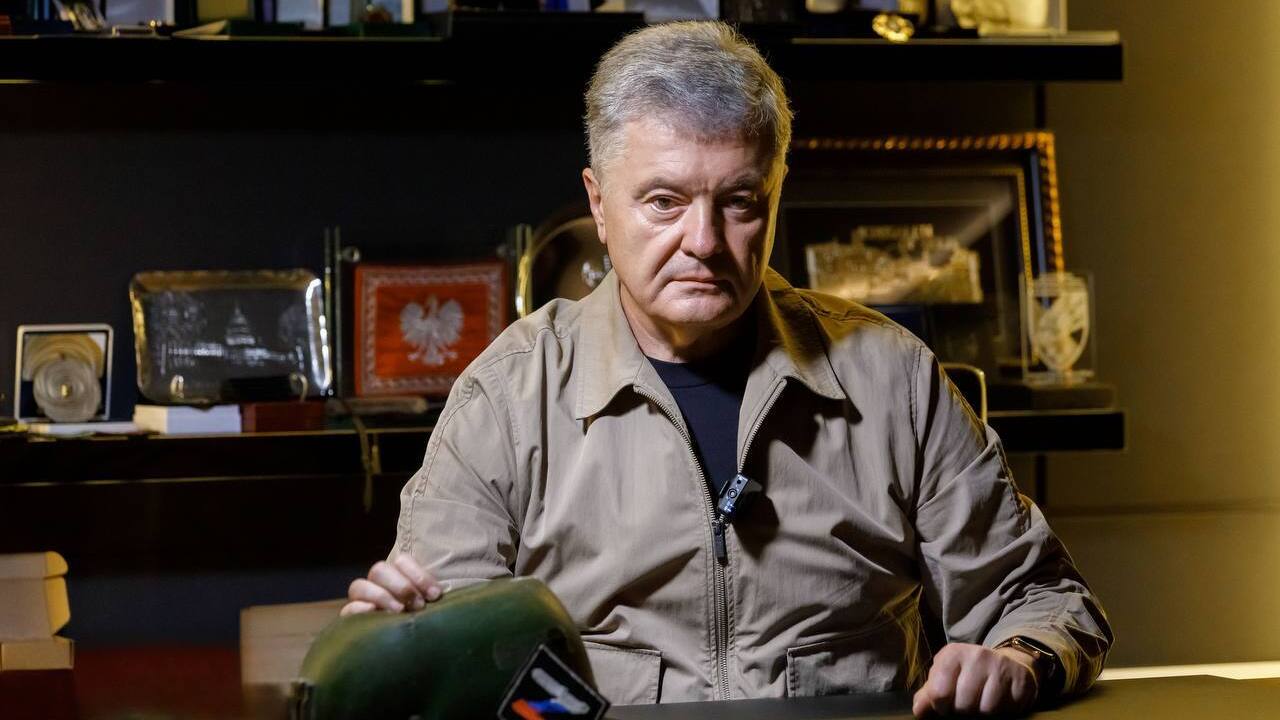 Poroszenko trolluje rosyjski "nieuczciwy wymiar sprawiedliwości", który uznał go za "terrorystę i ekstremistę"