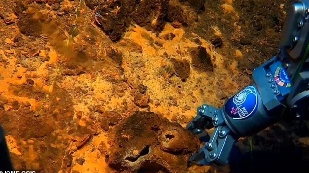 Is it the real Atlantis? Lost islands discovered that sank off the Canary Islands millions of years ago