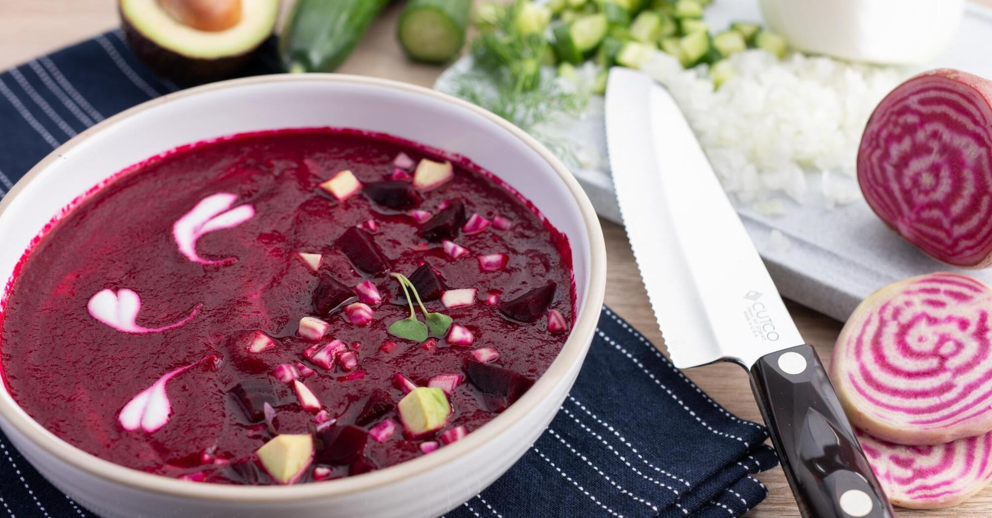 The most delicious cold borscht on kefir: will save from the summer heat