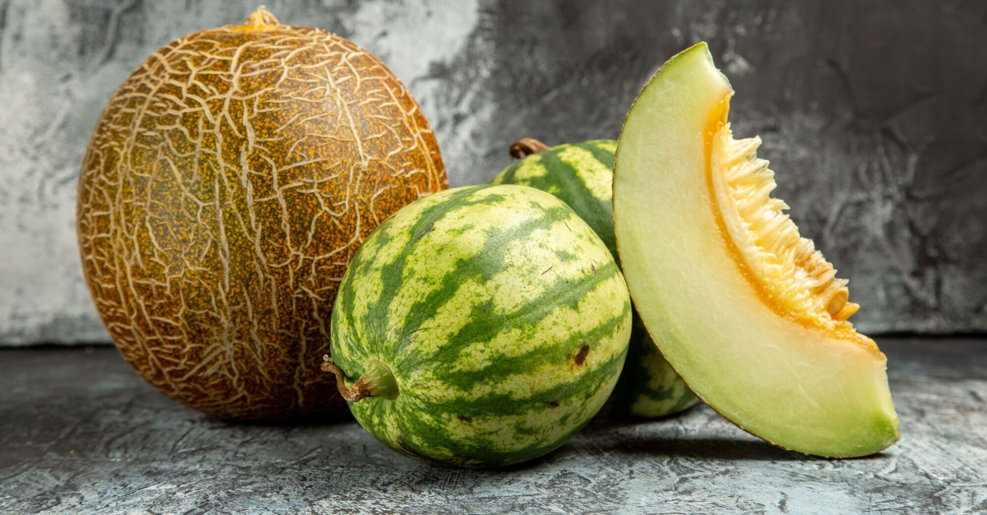 How to determine the maturity of watermelon and melon: useful secrets