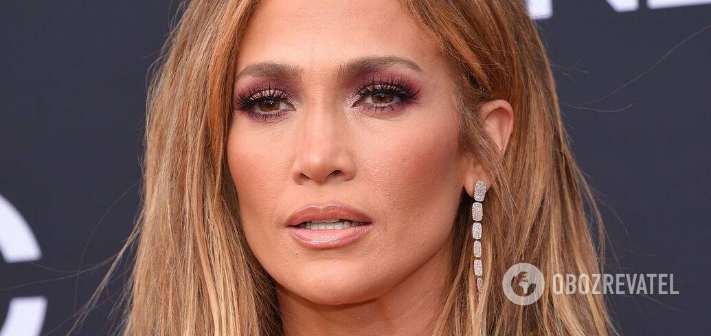 Prawdziwy jesienny trend: Jennifer Lopez pokazała się w modnych jeansach