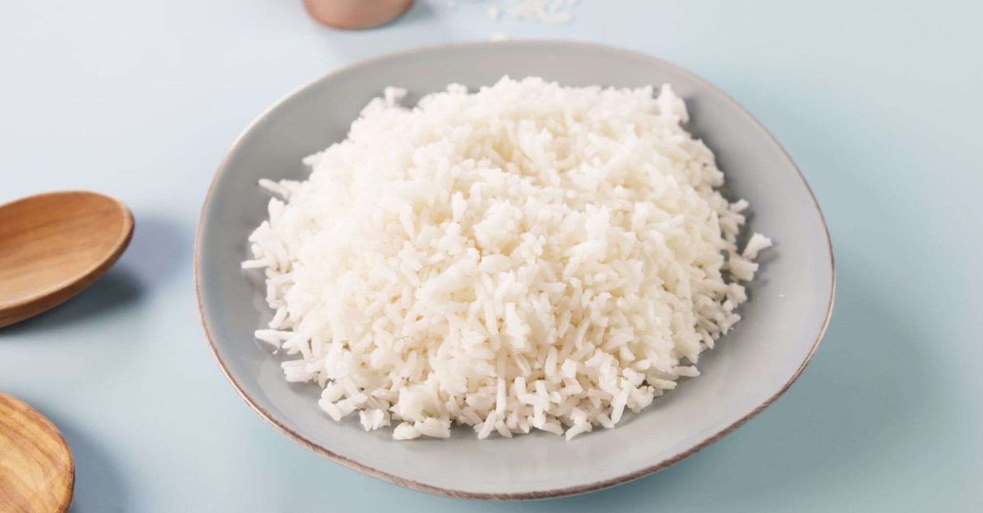 What absolutely must not be done while cooking rice: you will just spoil the product