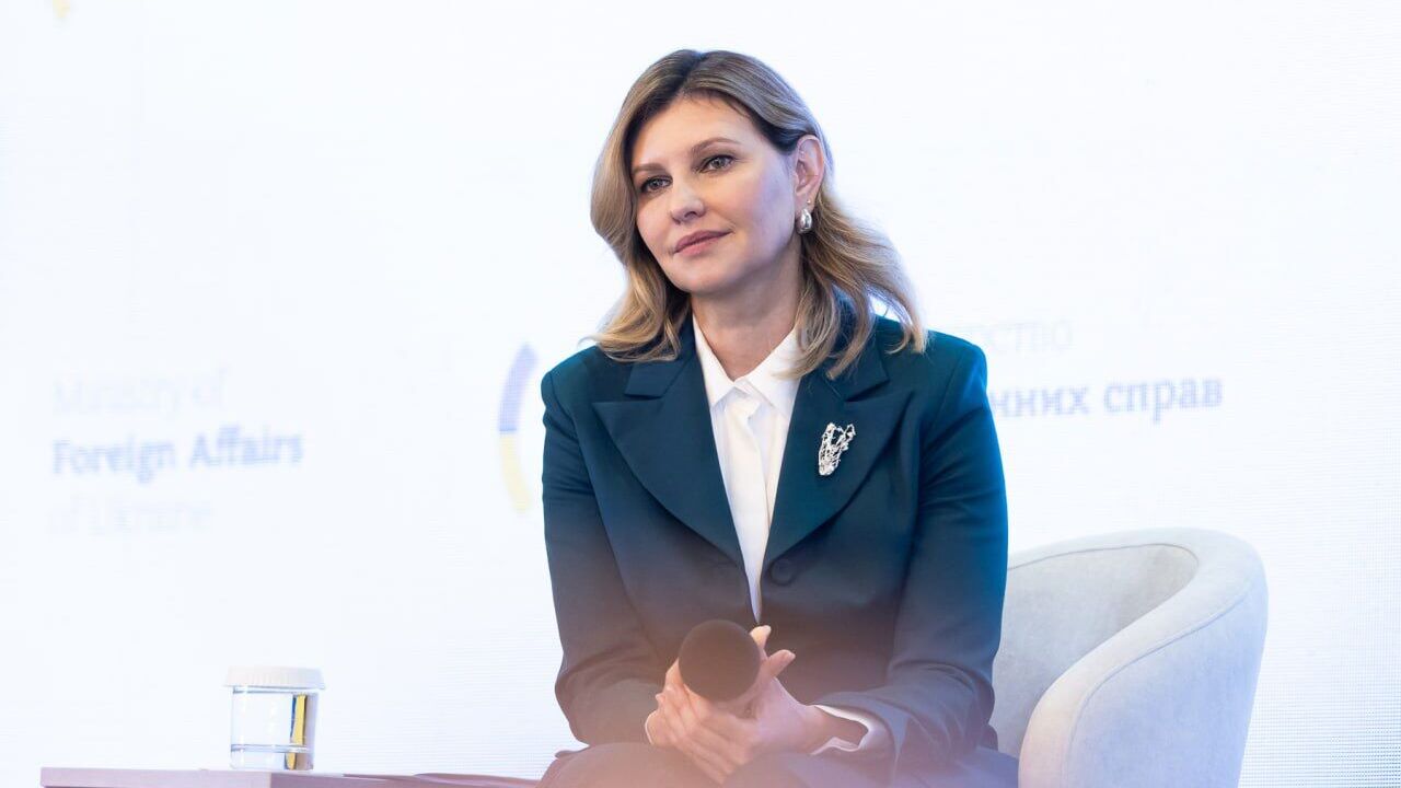 Olena Zelenska showed a stylish emerald-colored look at a diplomatic meeting. Photo