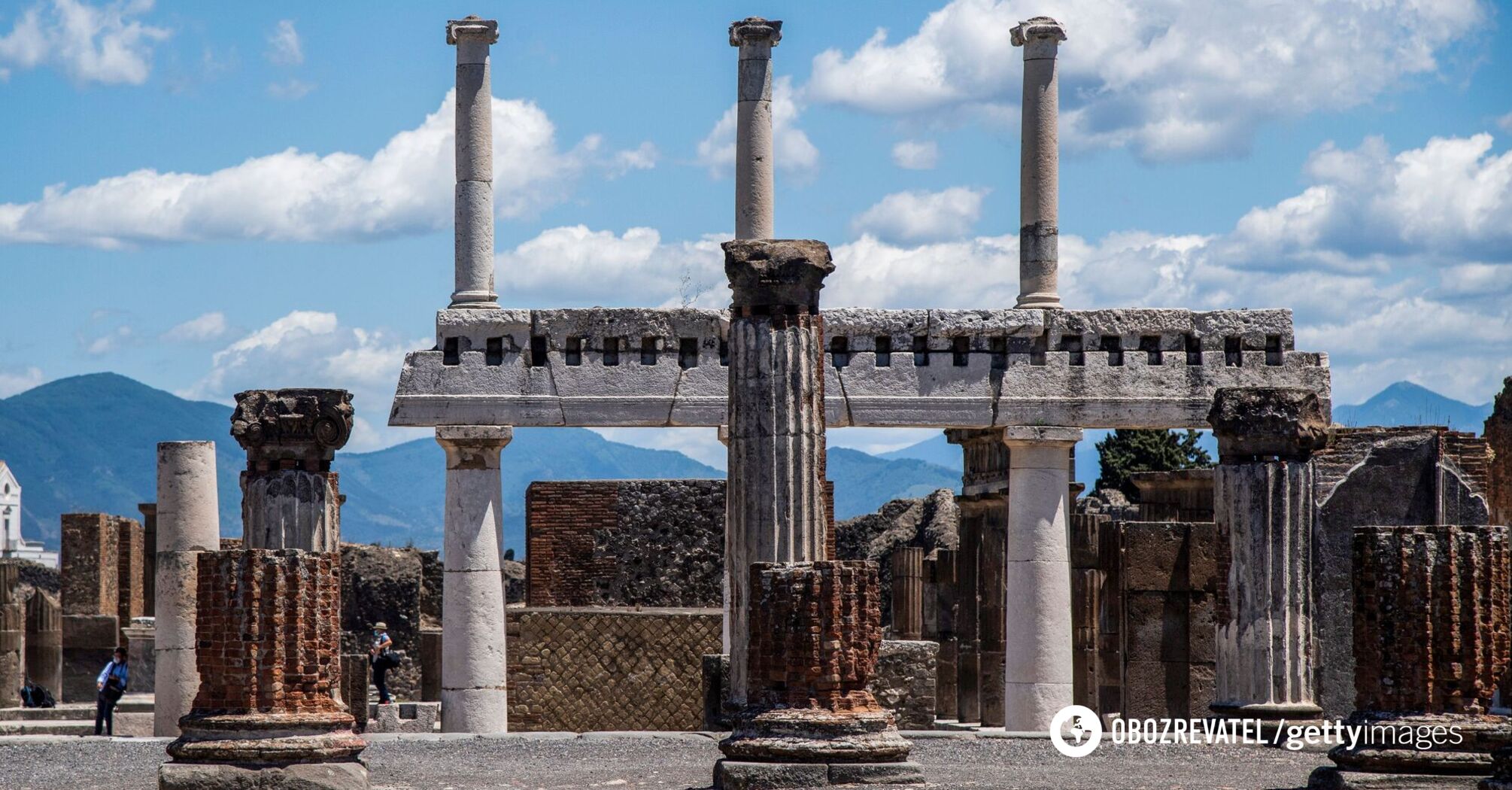 Pompeii victims died in 'extreme agony': archaeologists find skeletons of man and woman that shed light on events 2000 years ago