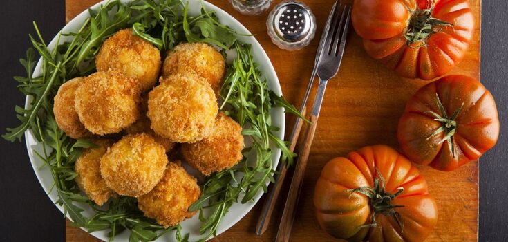 Tastier than zrazy: fried potato balls with hard cheese