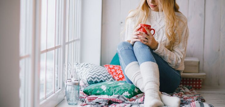 Sleeping in socks and wearing sweaters in summer: scientists have refuted a popular myth about women
