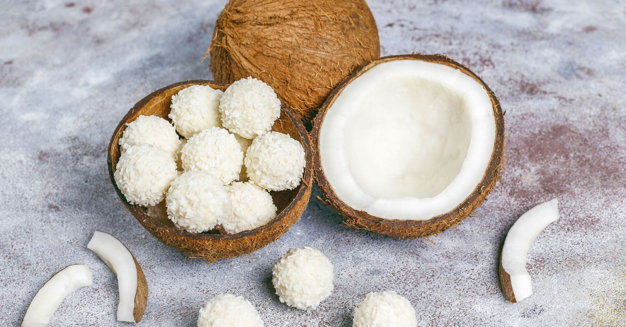 Homemade candies "Rafaello" from two ingredients: a recipe for healthy sweets
