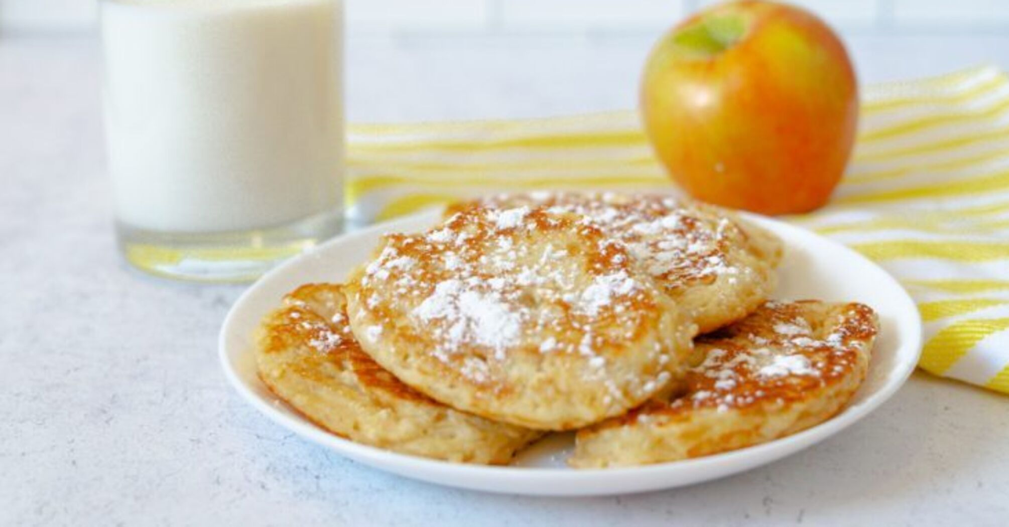 Sweet apple pancakes: easier than any pies and casseroles
