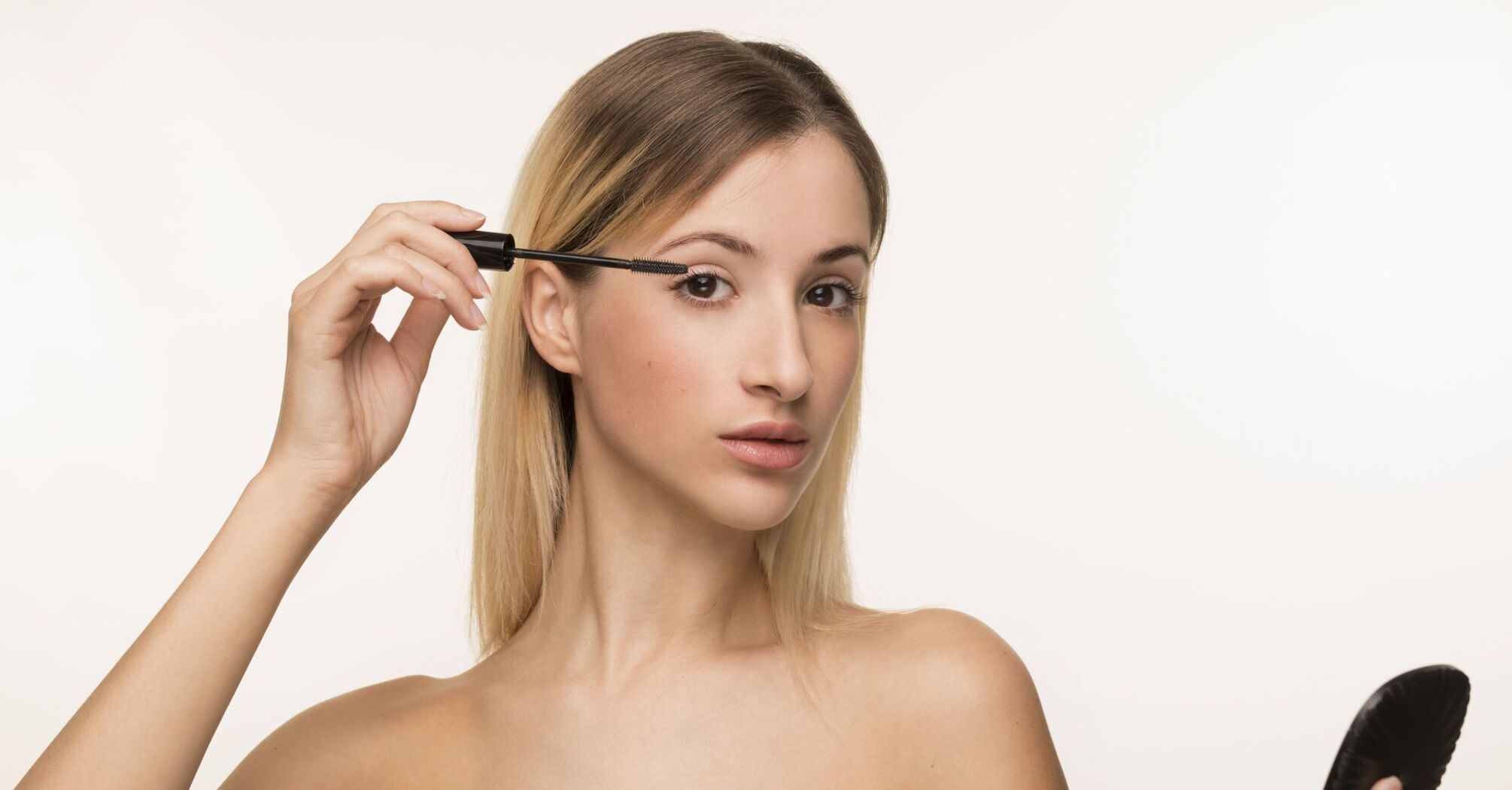 How to apply mascara so it doesn't get on your eyelids: a genius lifehack