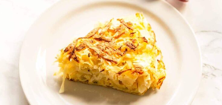 Lazy cabbage pie in a pan: no need to bake anything