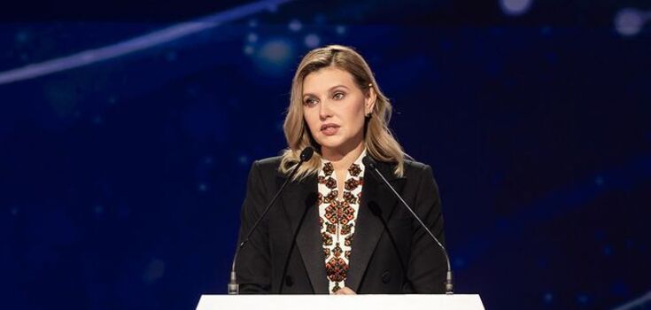 In a stylish embroidered shirt and business suit: Olena Zelenska impressed with a patriotic look