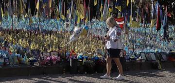 Ukrainian flags, embroidered shirts and honoring heroes: how Kyiv celebrates Ukraine's Independence Day. Photo report