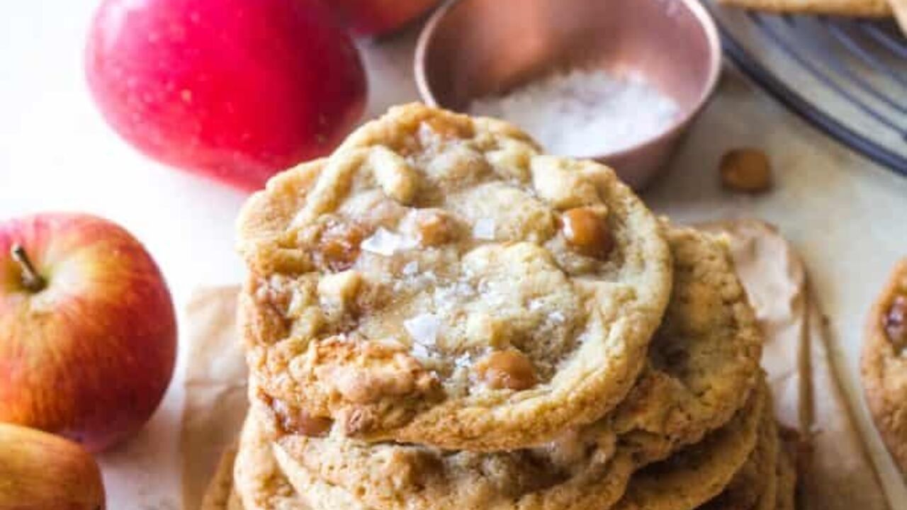 Basic lean cookies with apples and cinnamon: how to cook