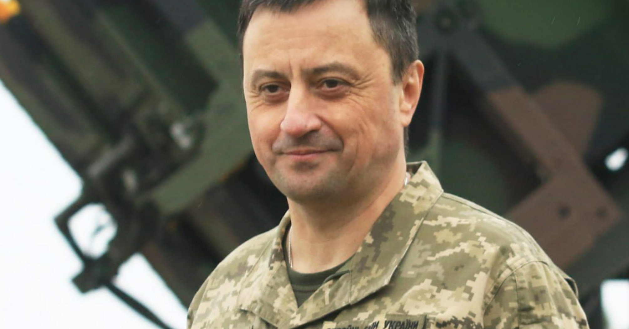"True independence does not come easily": Air Force commander congratulates Ukrainians on the holiday, showing a bomb with a special inscription. Photo