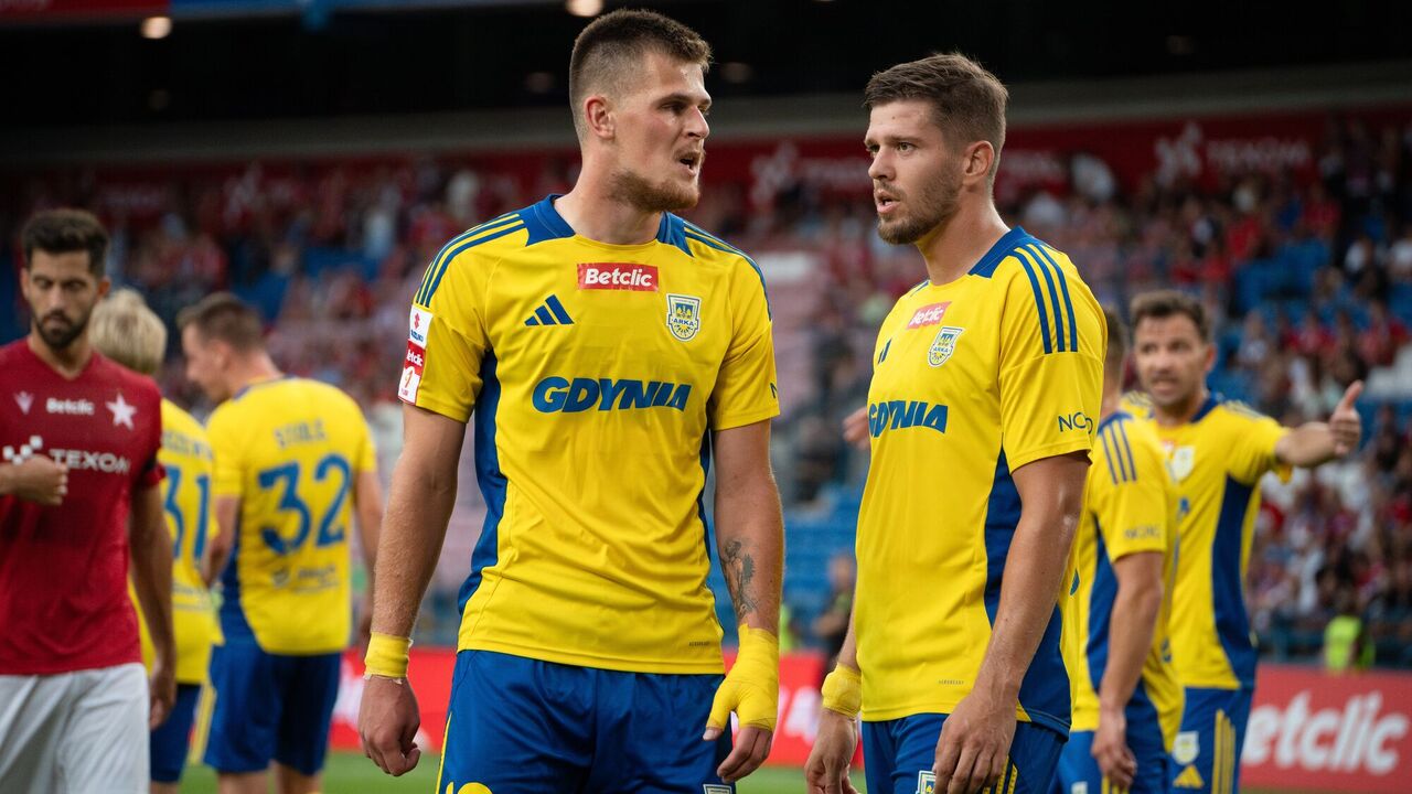 A record-breaking transfer has failed. Polish footballer refused to come to Ukraine because of the war