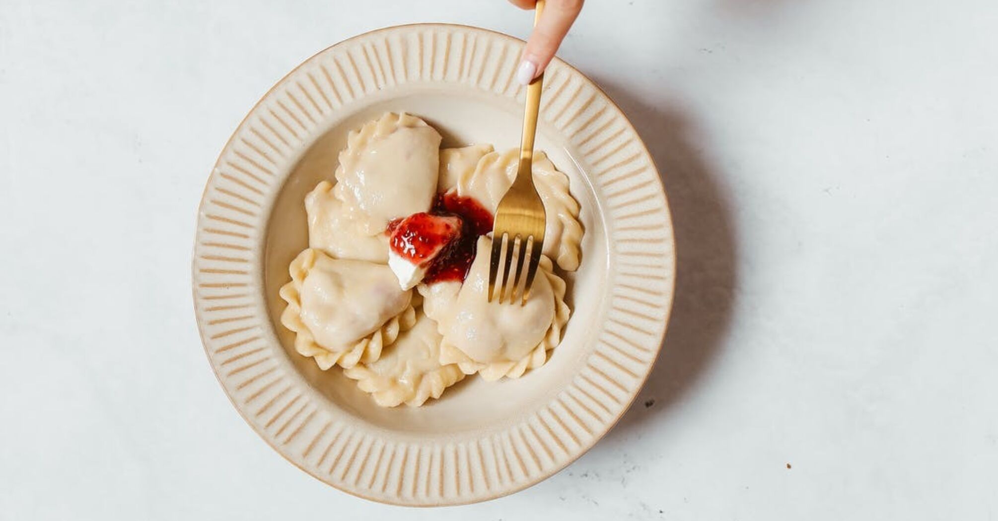 What dough to choose for puffy varenyky: any filling will do
