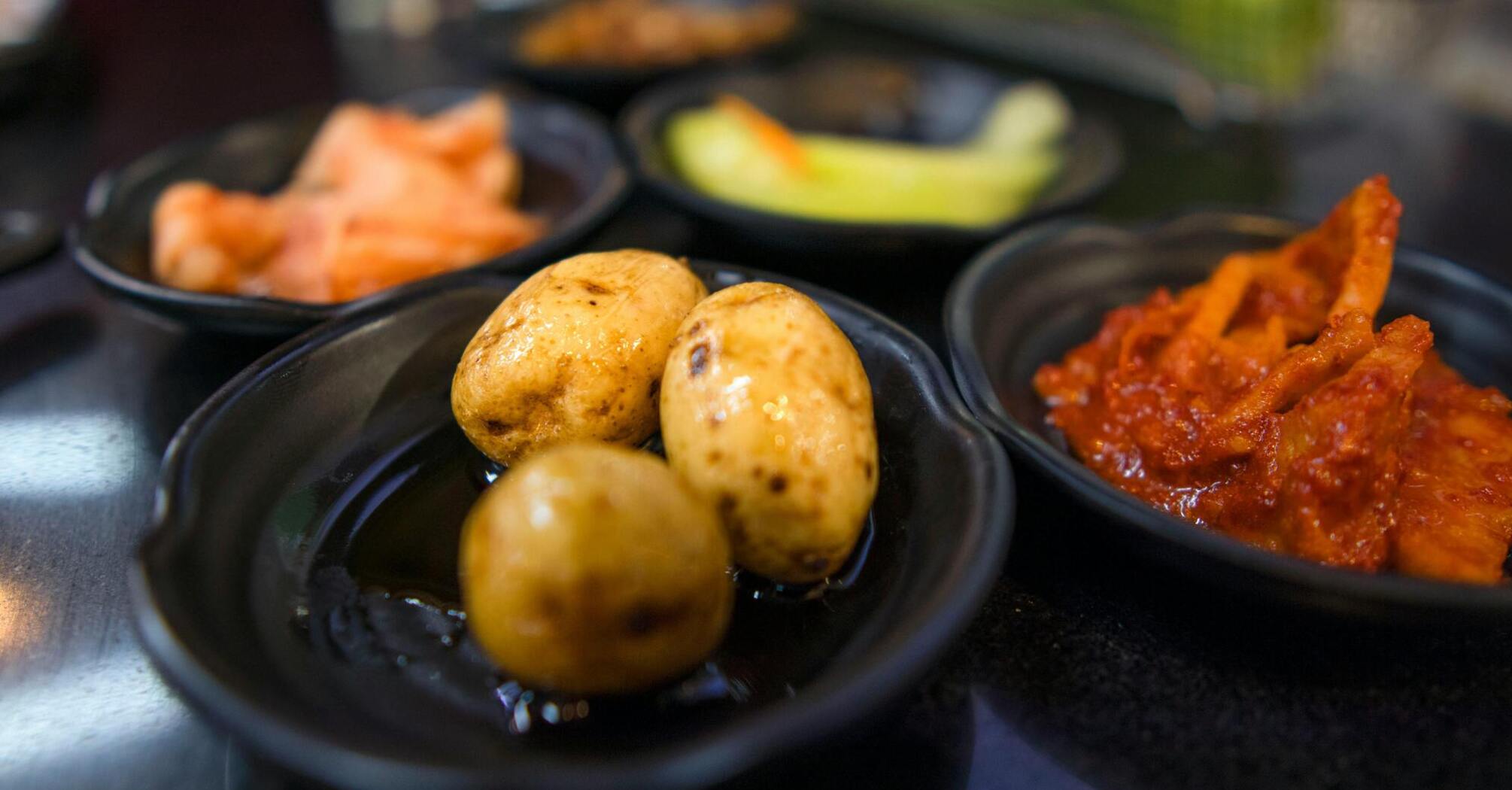 How to cook crispy jacket potatoes in just 25 minutes: an easy way