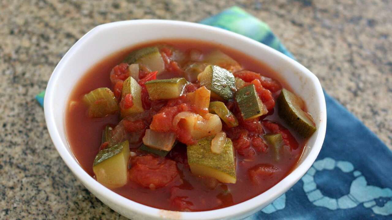 Zucchini for the winter with satebeli sauce: how to make a delicious appetizer