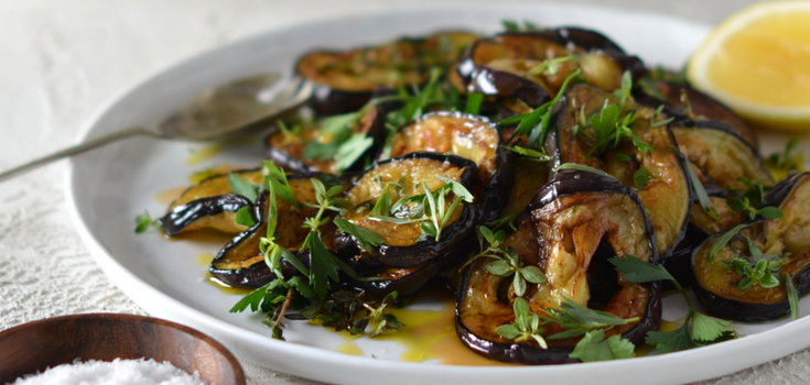 Quick pickled eggplants with garlic and parsley: how to make a seasonal appetizer