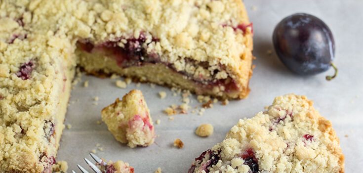 Elementary plum tart: ready in minutes