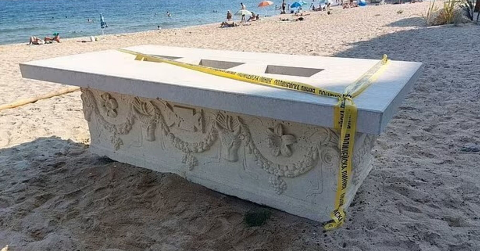 A strange table in a beach bar in Bulgaria turned out to be a 1700-year-old Roman coffin. Photo