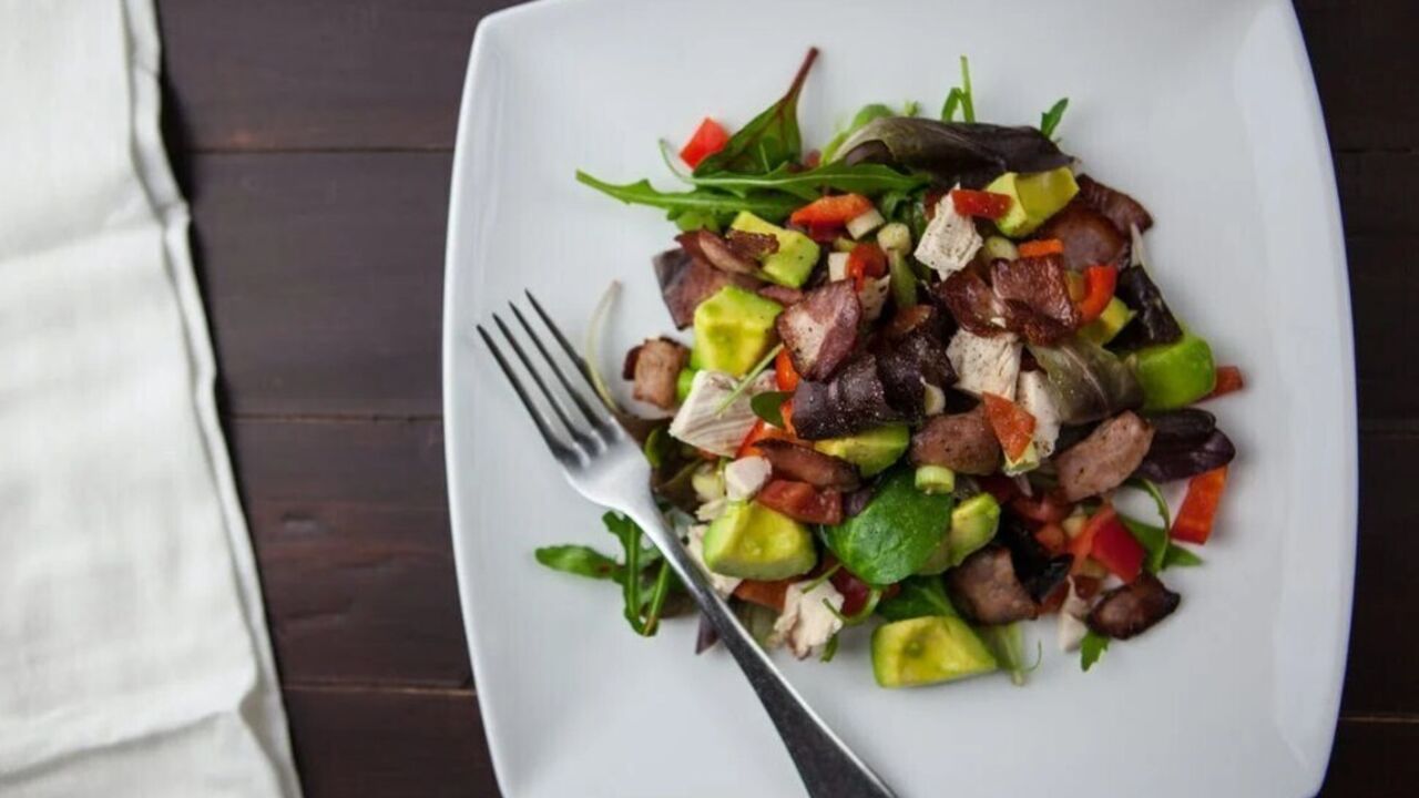 Autumn salad with grapes and liver: a simple recipe