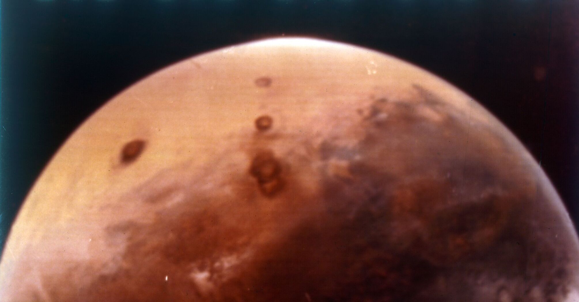 Mars is hit by basketball-sized meteorites daily - study