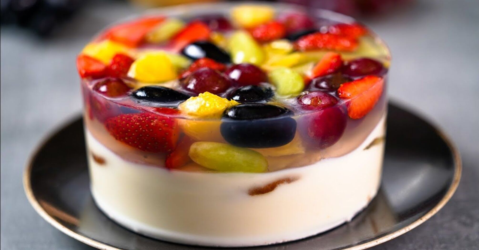 Better than Medovik and Napoleon: summer jelly cake without baking