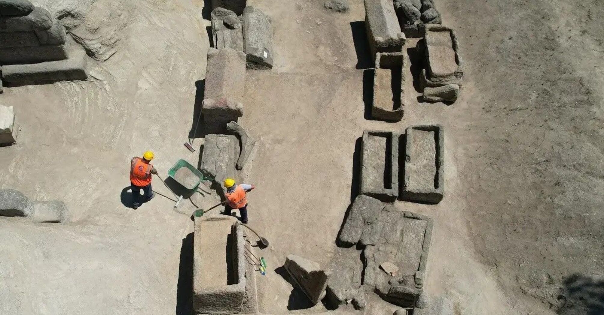 Archaeologists excavate Roman necropolis on the Black Sea coast: over 1000 valuable artifacts found