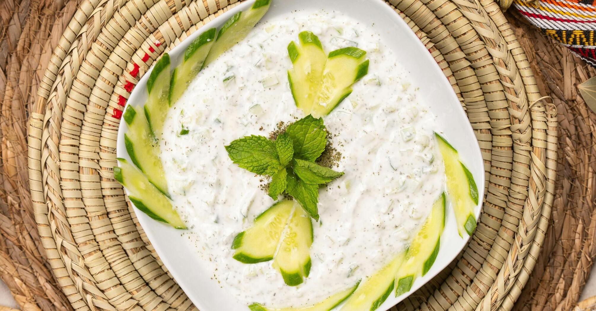 Cold soup tarator: what it is and how to prepare it