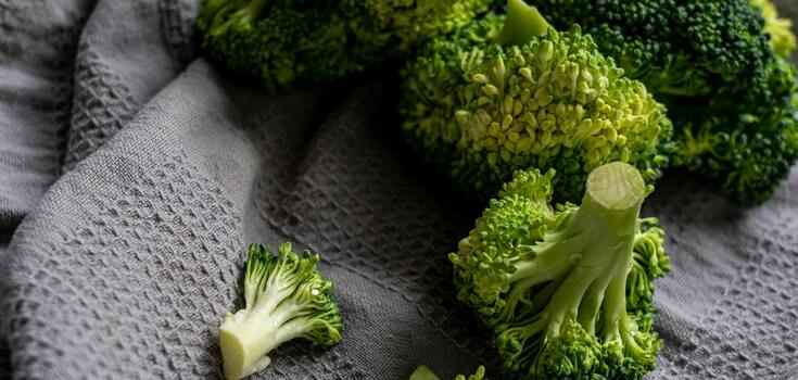 Don't throw away the stalk: how to cook broccoli without waste