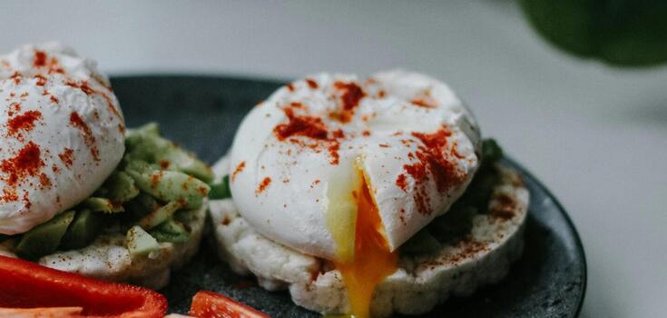 How to cook healthy poached eggs correctly: the easiest and most precise way