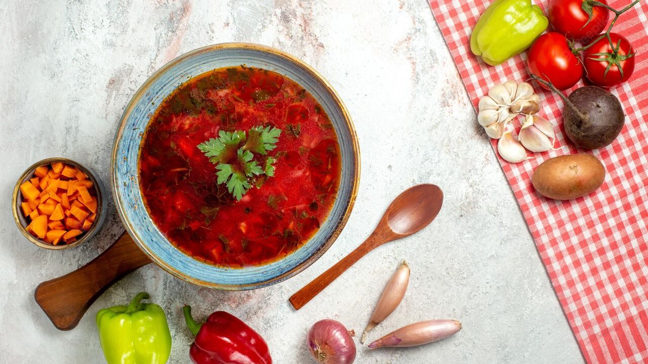 Delicious borscht with cherries: when to add this special ingredient