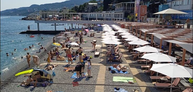 Terrible stench, an outbreak of intestinal infection and a complete scam: Russians are outraged about their vacation at their own resorts