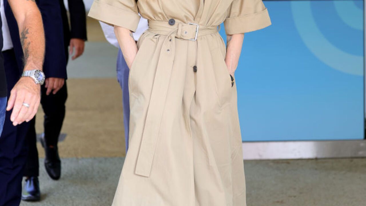 Angelina Jolie surprised with her choice of outerwear in the midst of the summer heat. Photo.