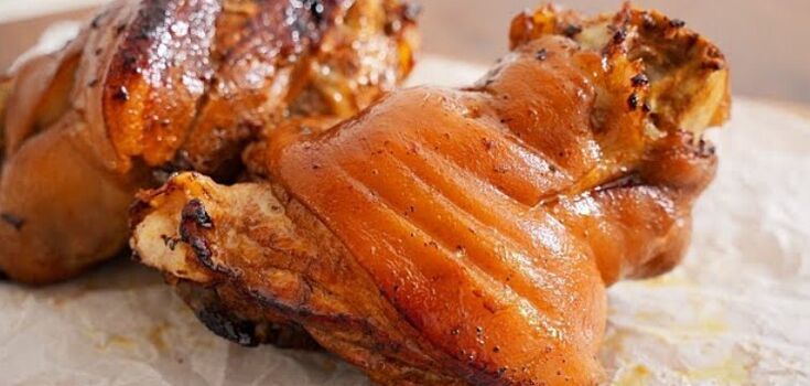 How to bake pork knuckle in the oven: it turns out juicy and flavorful