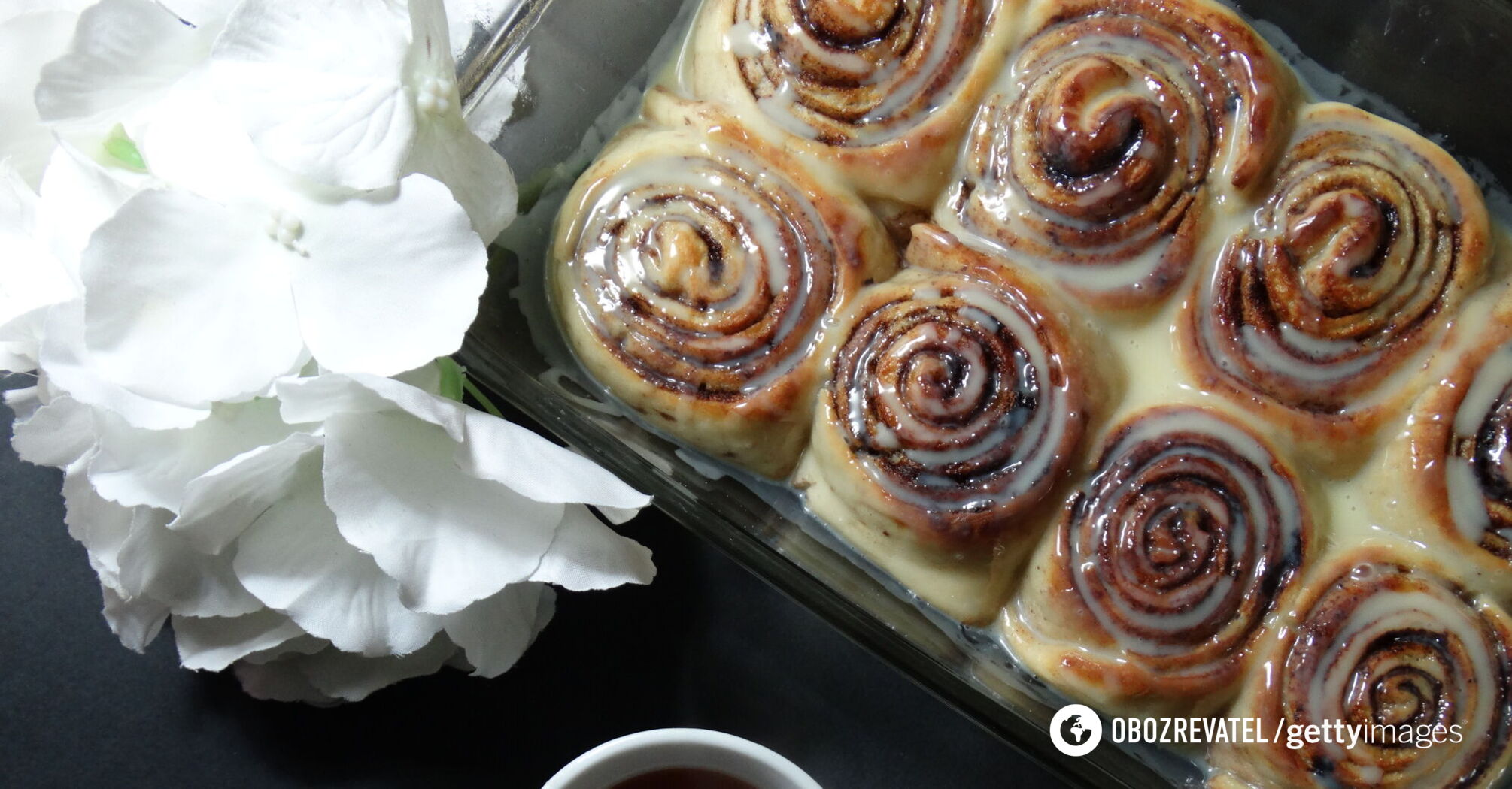 Cinnabon buns