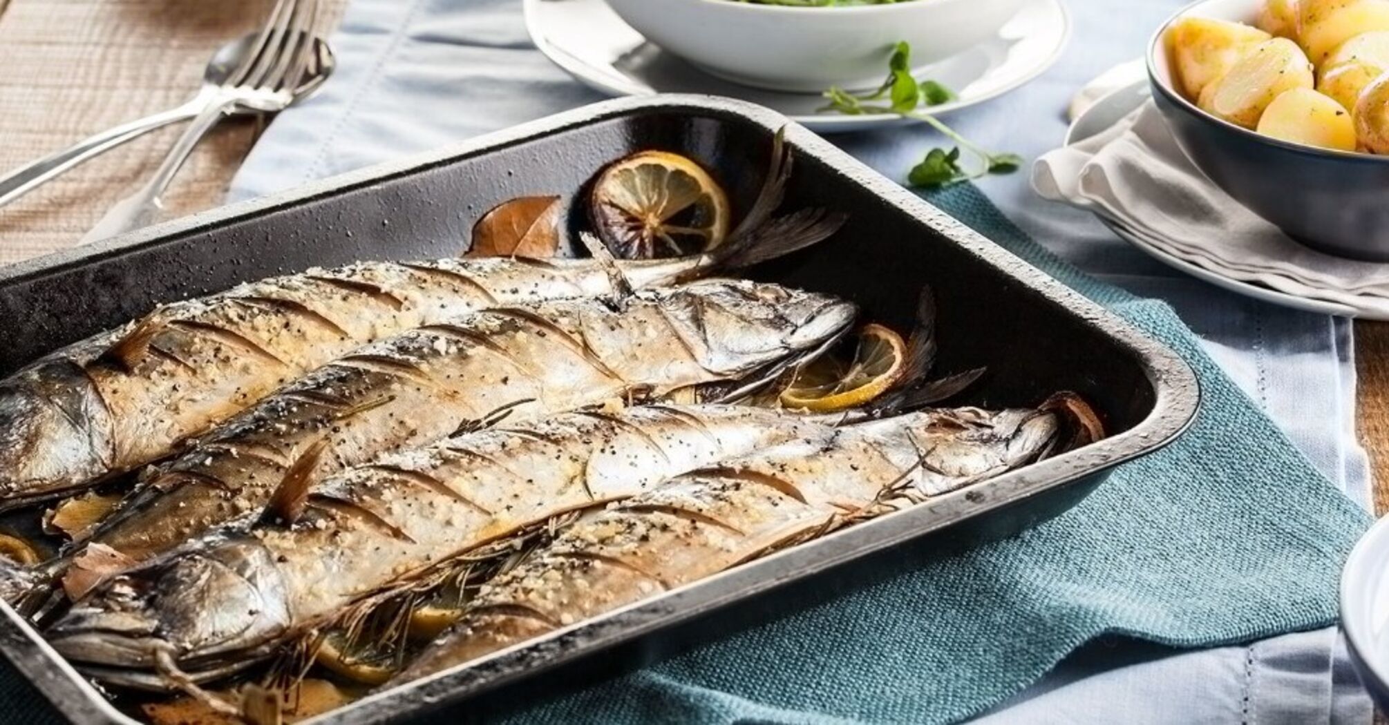 How to bake mackerel deliciously: five simple and budget-friendly recipes