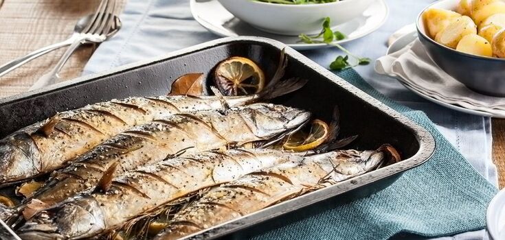 How to bake mackerel deliciously: five simple and budget-friendly recipes