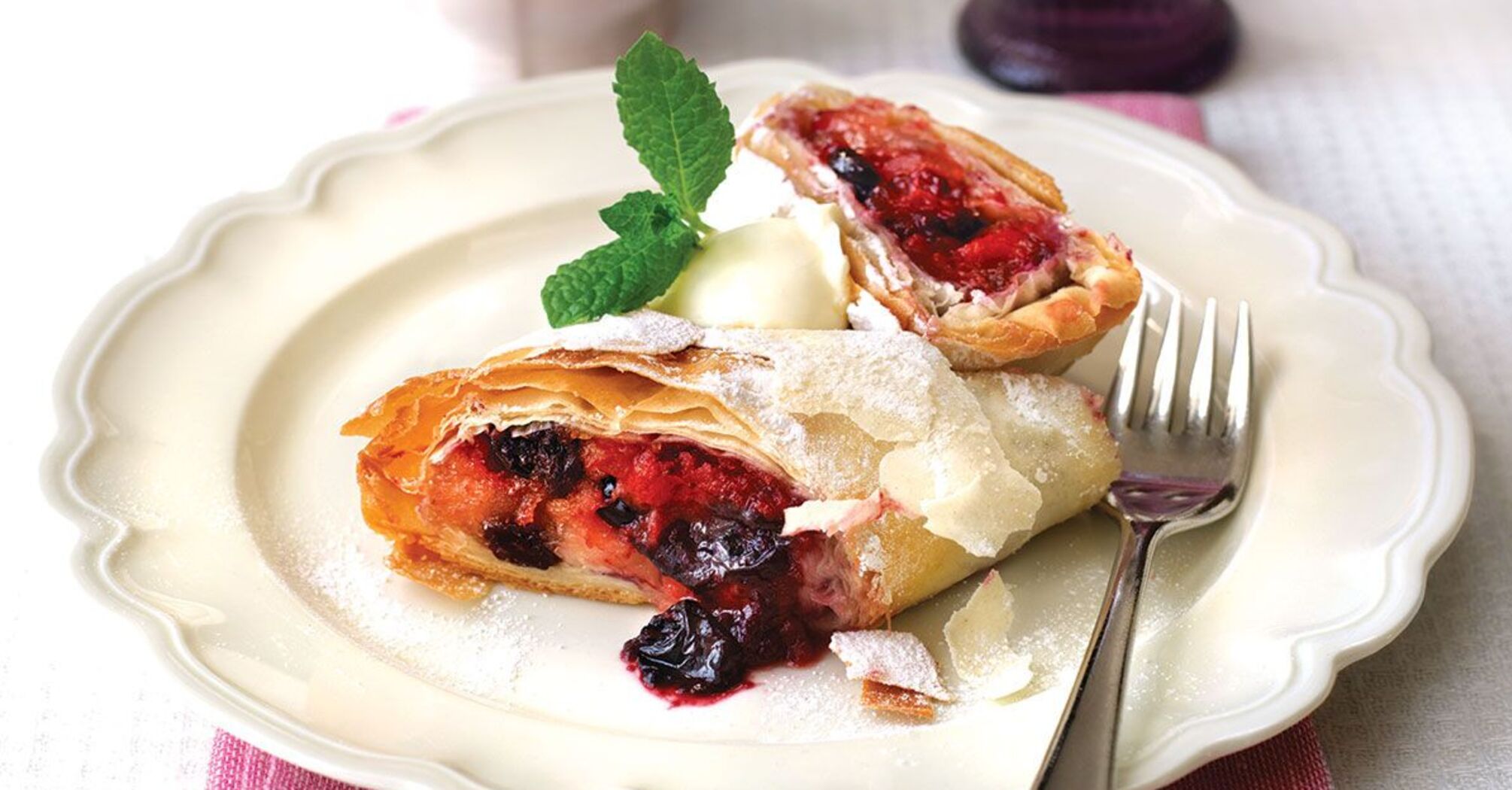 Elementary pie without rolling out the dough: made from pita bread