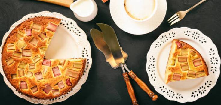 How to make rhubarb charlotte: a recipe for the most delicious seasonal pastries