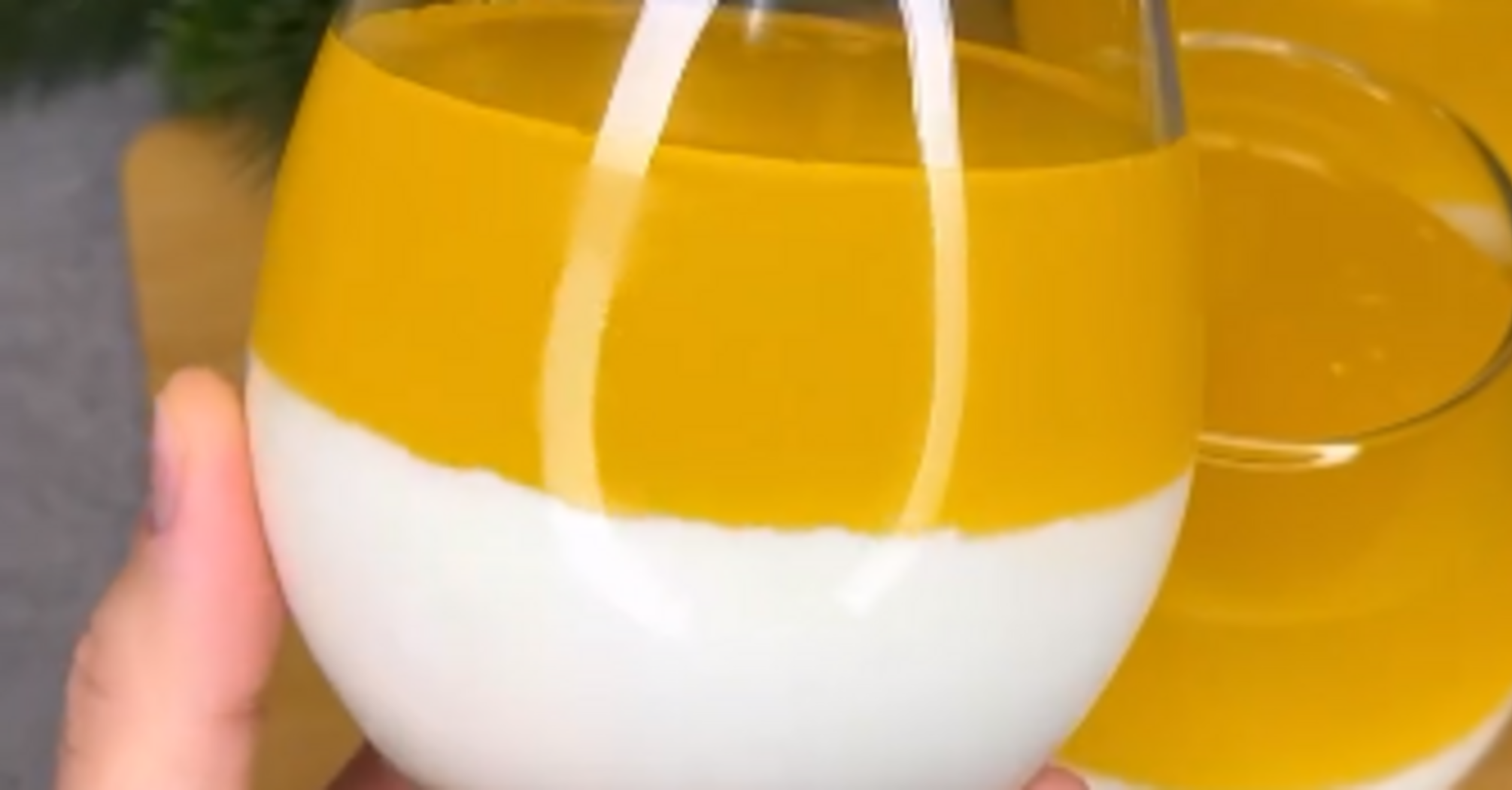 Cream and orange dessert: how to make it easy and refreshing