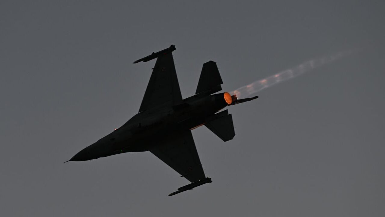 Ukraine should not expect to receive all 128 F-16 jets even in theory, expert says