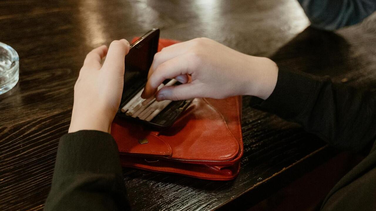 Не бойтесь показаться невоспитанным: почему нельзя делиться сигаретами