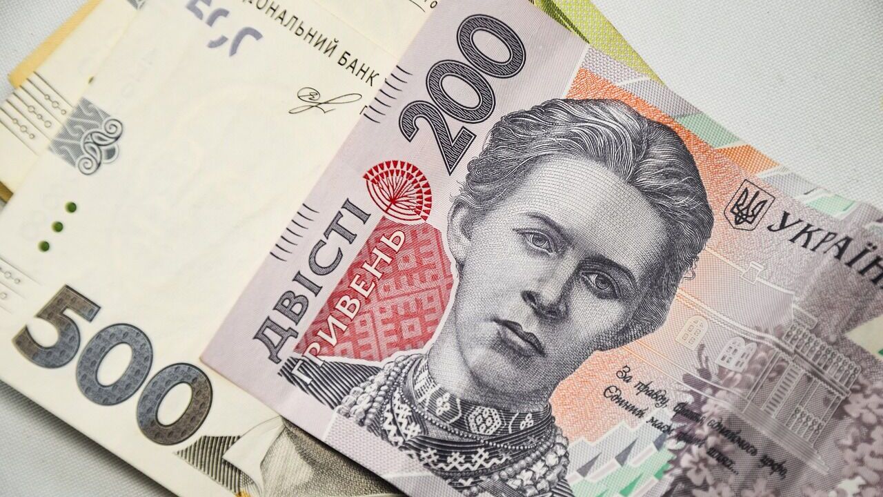 Что сделать с первой зарплатой, чтобы денег стало еще больше