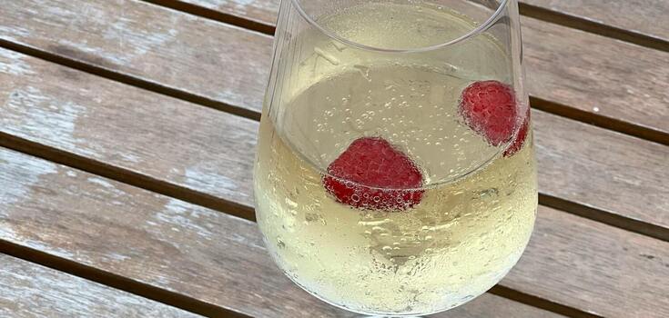 How to chill wine or beer in 20 minutes without a refrigerator: a simple life hack