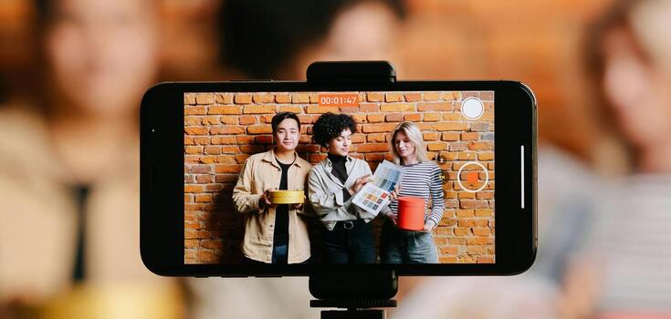 Say cheese: stylistka wymienia rzeczy, których nie należy nosić podczas zdjęć. Zdjęcia