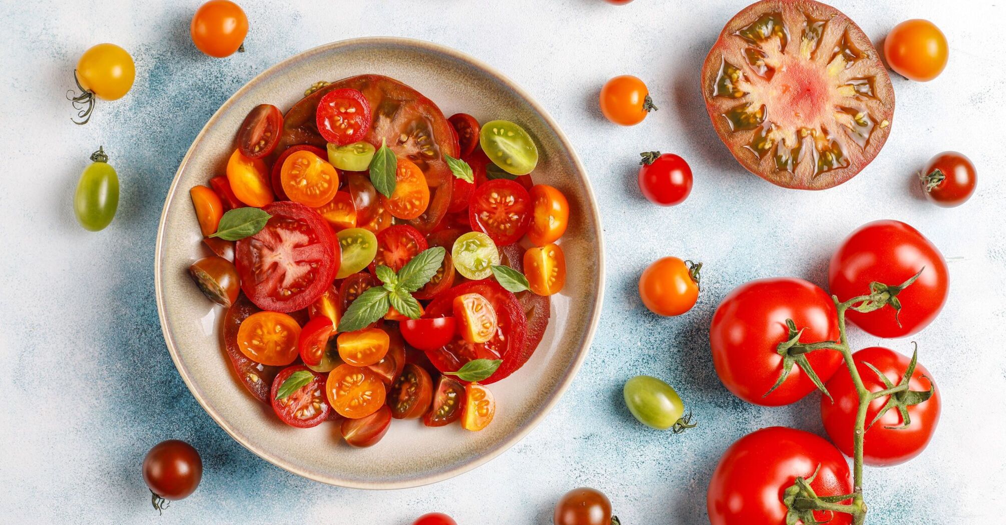 For meat and barbecue: spicy pickled salad of fresh cucumbers and tomatoes