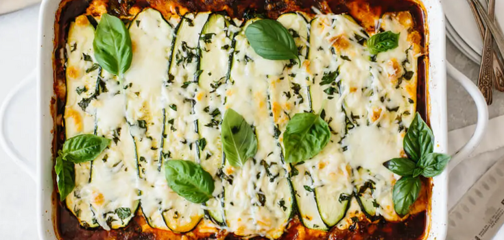 Healthy zucchini lasagna with minced meat and grated cheese for dinner: it will taste better than the classic